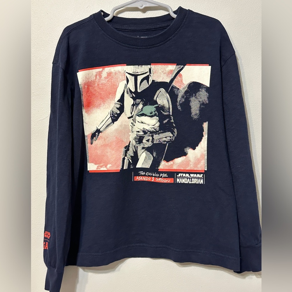 GapKids / Star Wars Mandalorian graphic Long Sleeve T-Shirt in Size Small